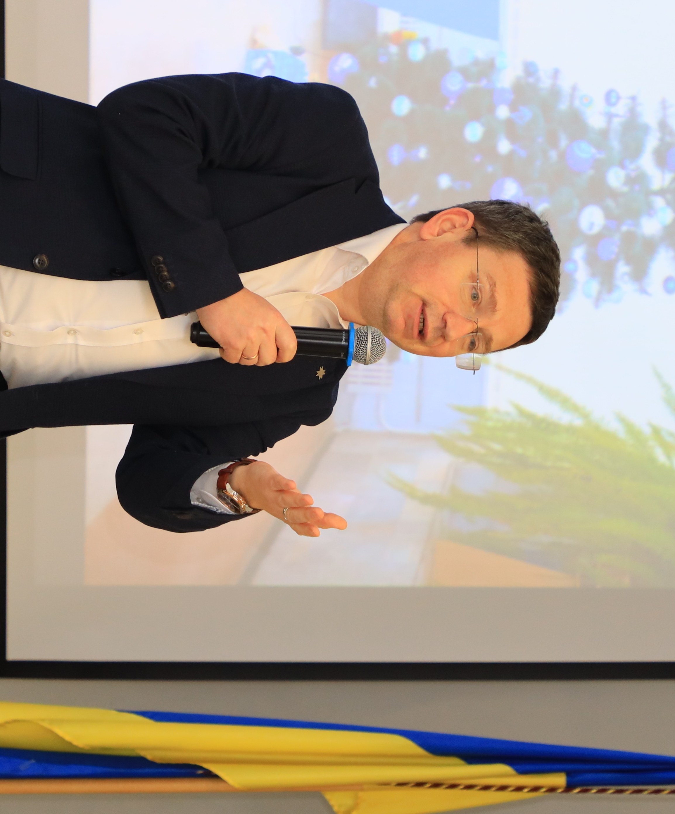 Модератор Богдан Буяк